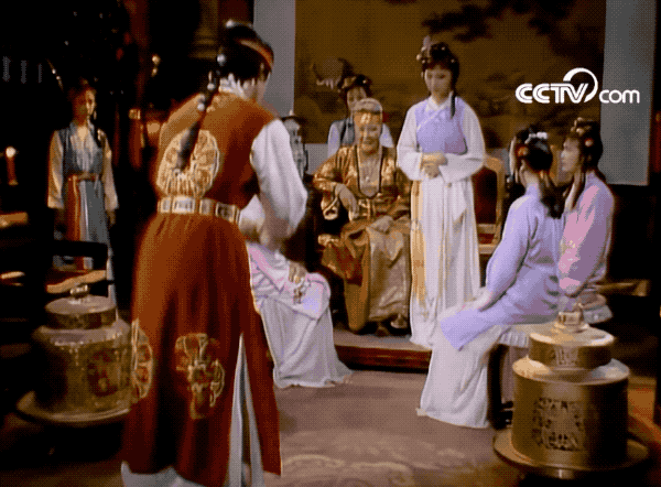 如何通过传球训练增强团队默契?_0